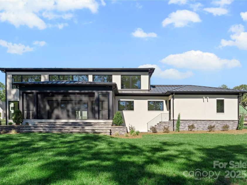 203 Sugar Maple Lane, Matthews, NC 28104.  MLS# CAR4315156, YatesRealty ID 17484. 