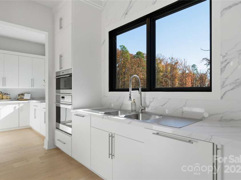203 Sugar Maple Lane, Matthews, NC 28104.  MLS# CAR4315156, YatesRealty ID 17484. 