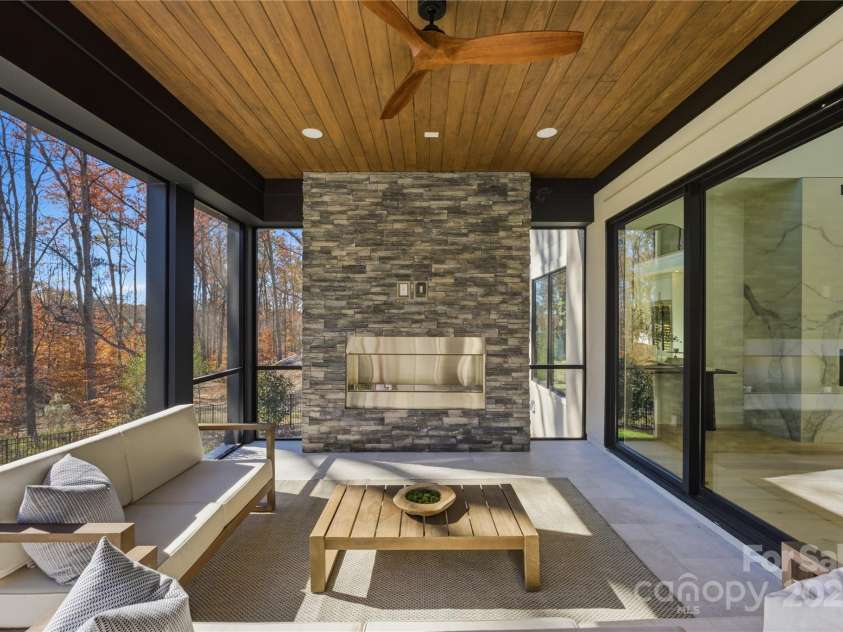 203 Sugar Maple Lane, Matthews, NC 28104.  MLS# CAR4315156, YatesRealty ID 17484. 