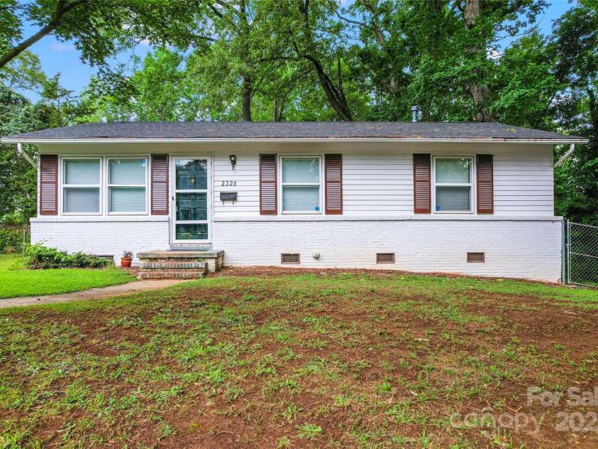 2328 Danforth Lane, Charlotte, NC 28208.  MLS# CAR4266152, YatesRealty ID 17484. 