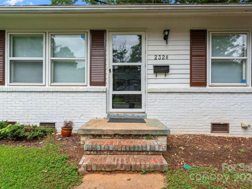 2328 Danforth Lane, Charlotte, NC 28208.  MLS# CAR4266152, YatesRealty ID 17484. 