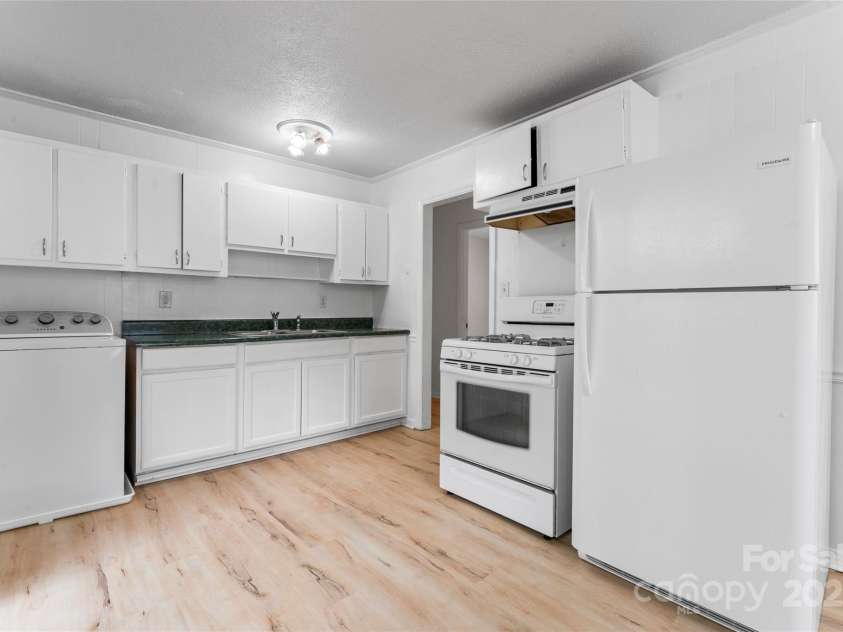 2328 Danforth Lane, Charlotte, NC 28208.  MLS# CAR4266152, YatesRealty ID 17484. 
