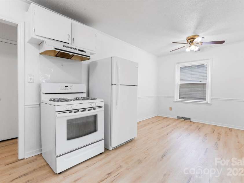 2328 Danforth Lane, Charlotte, NC 28208.  MLS# CAR4266152, YatesRealty ID 17484. 