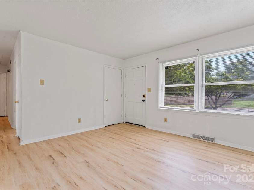 2328 Danforth Lane, Charlotte, NC 28208.  MLS# CAR4266152, YatesRealty ID 17484. 