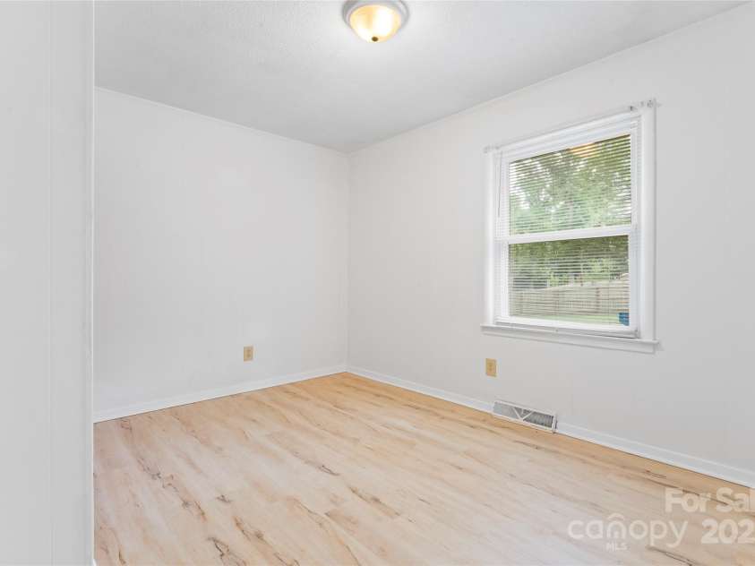2328 Danforth Lane, Charlotte, NC 28208.  MLS# CAR4266152, YatesRealty ID 17484. 