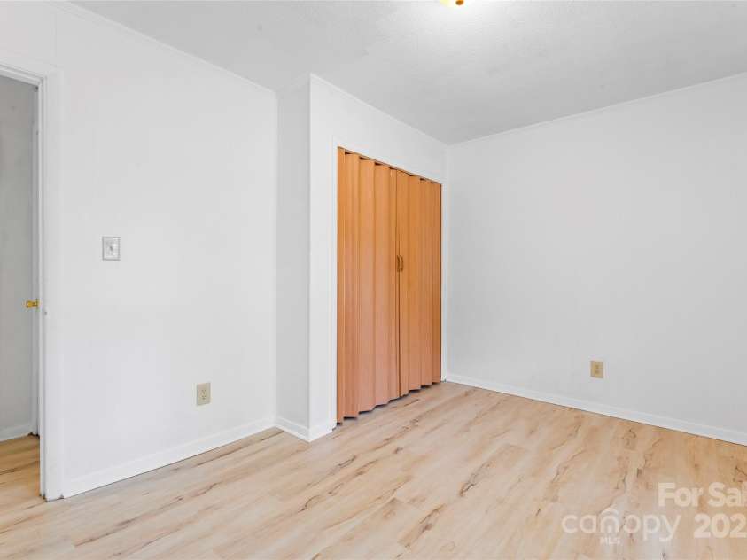 2328 Danforth Lane, Charlotte, NC 28208.  MLS# CAR4266152, YatesRealty ID 17484. 
