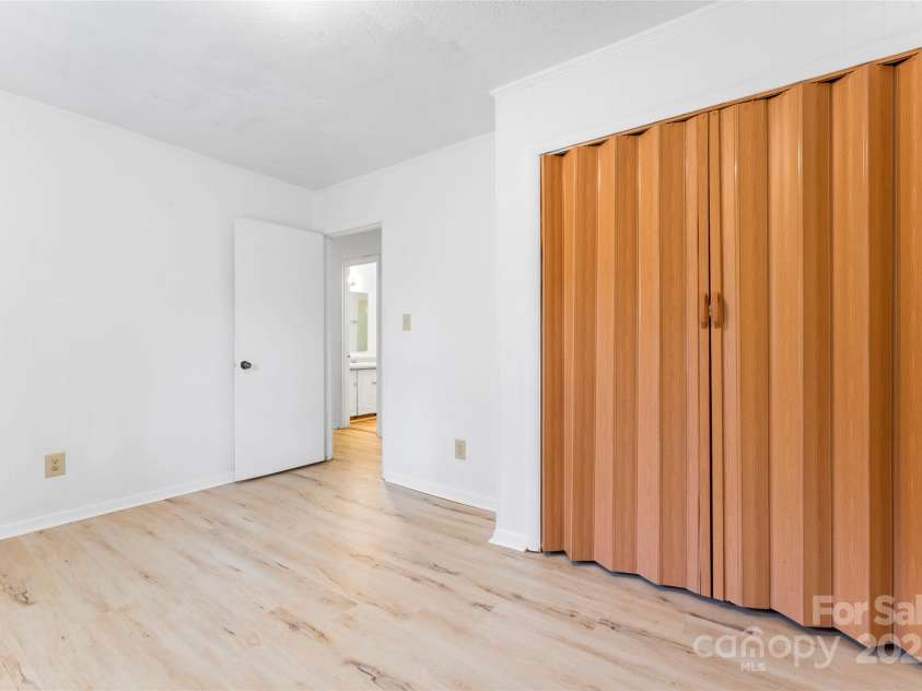 2328 Danforth Lane, Charlotte, NC 28208.  MLS# CAR4266152, YatesRealty ID 17484. 