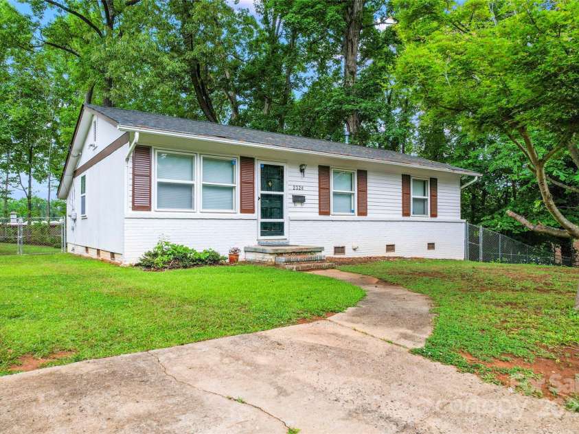 2328 Danforth Lane, Charlotte, NC 28208.  MLS# CAR4266152, YatesRealty ID 17484. 