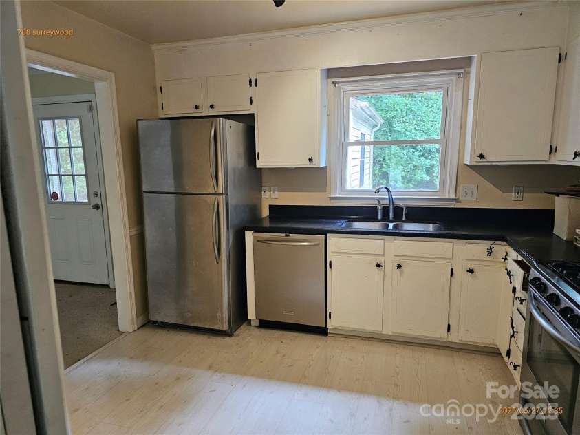 7608 Surreywood Place, Charlotte, NC 28270.  MLS# CAR4260586, YatesRealty ID 17485. 