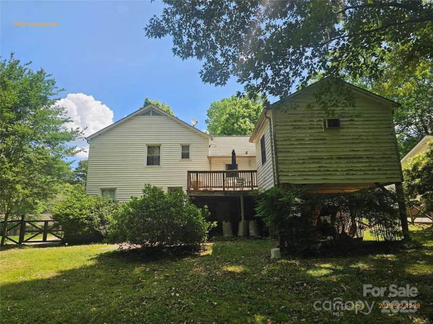 7608 Surreywood Place, Charlotte, NC 28270.  MLS# CAR4260586, YatesRealty ID 17485. 