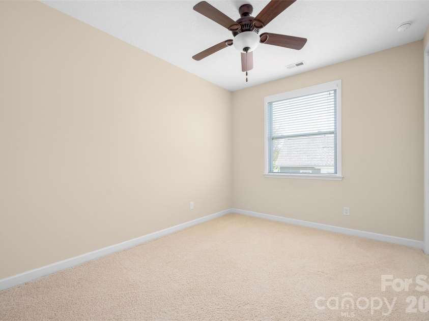 14724 Old Vermillion Drive, Huntersville, NC 28078.  MLS# CAR4358334, YatesRealty ID 17486. 