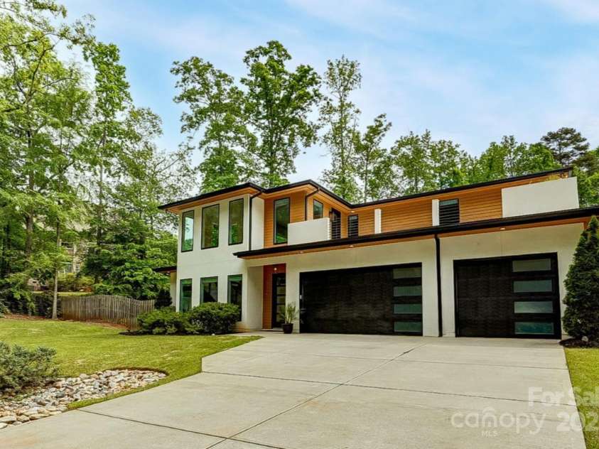 9305 Valley Road, Charlotte, NC 28270.  MLS# CAR4250707, YatesRealty ID 17486. 