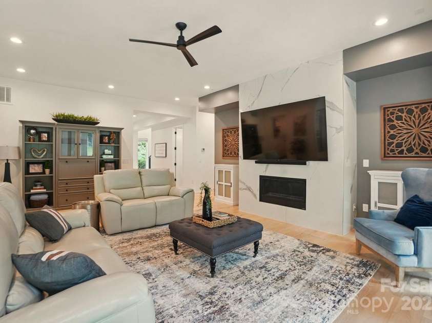 9305 Valley Road, Charlotte, NC 28270.  MLS# CAR4250707, YatesRealty ID 17486. 