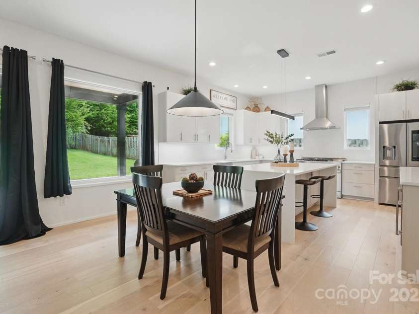 9305 Valley Road, Charlotte, NC 28270.  MLS# CAR4250707, YatesRealty ID 17486. 