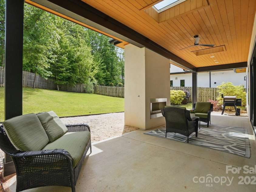 9305 Valley Road, Charlotte, NC 28270.  MLS# CAR4250707, YatesRealty ID 17486. 