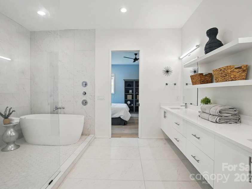 9305 Valley Road, Charlotte, NC 28270.  MLS# CAR4250707, YatesRealty ID 17486. 