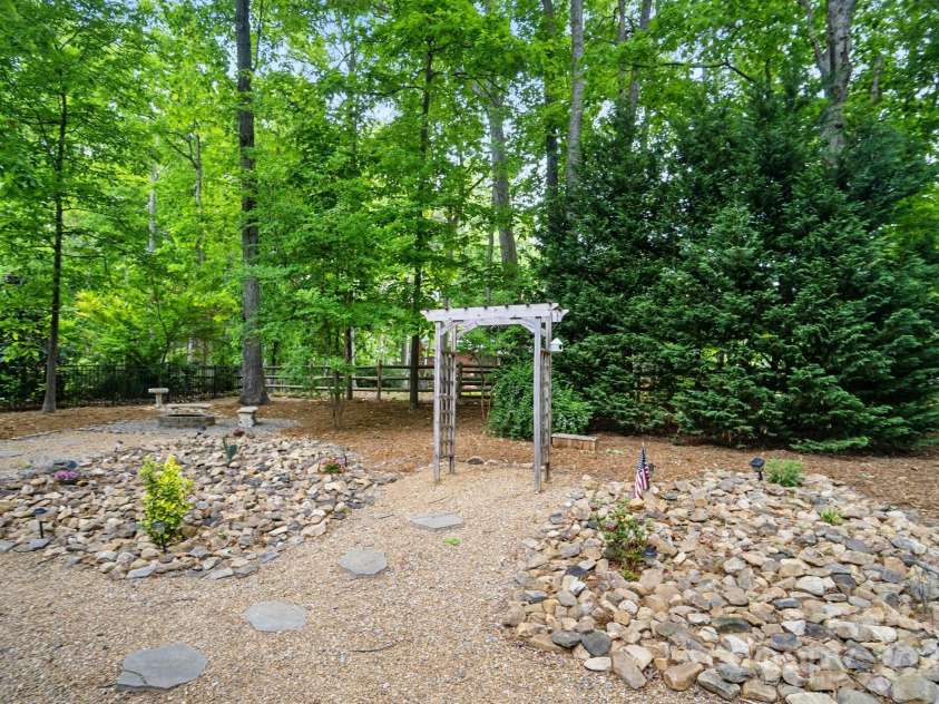 10319 Remembrance Trail, Huntersville, NC 28078.  MLS# CAR4250253, YatesRealty ID 17488. 