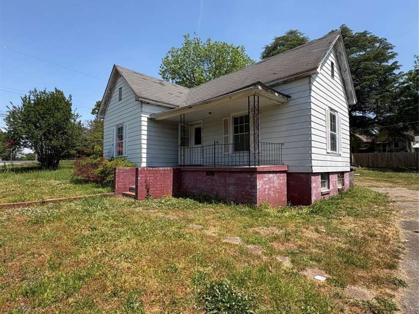 107 Davie Street, Cooleemee, NC 27028.  MLS# CAR4374824, YatesRealty ID 17488. 