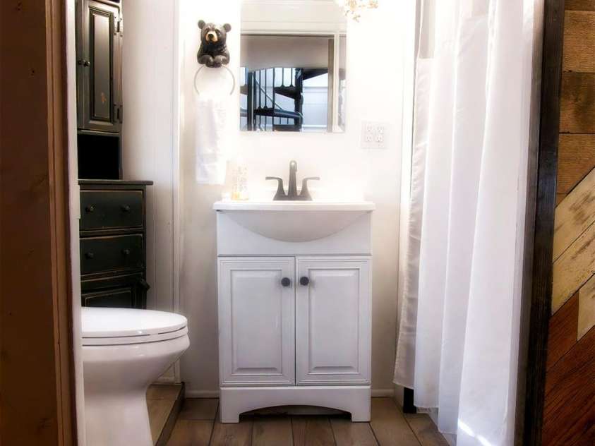 151 Pinewood Drive, Murphy, NC 28906.  MLS# CAR4232042, YatesRealty ID 1749. 