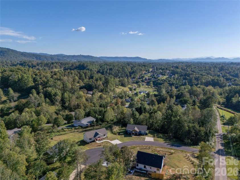 105 Bluebell Ridge Lane, Weaverville, NC 28787.  MLS# CAR4303351, YatesRealty ID 17490. Oh the views! Year Round Multi-Range.