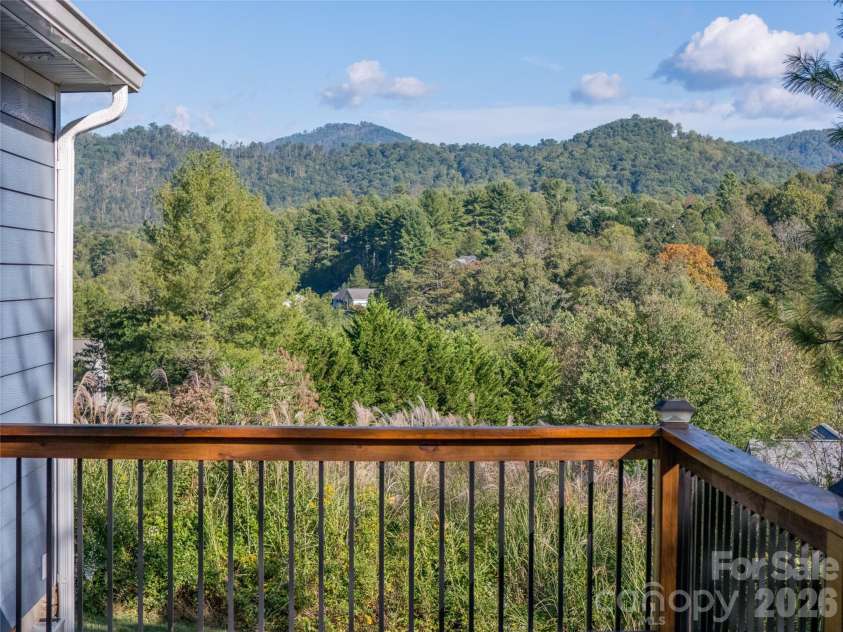 105 Bluebell Ridge Lane, Weaverville, NC 28787.  MLS# CAR4303351, YatesRealty ID 17490. Year Round multi-range views.