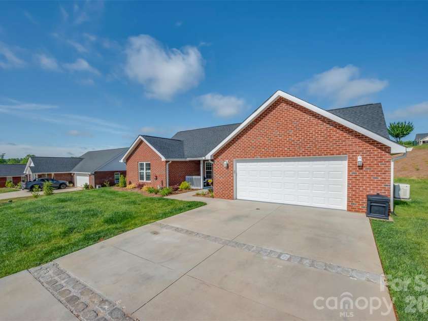 130 Central Park Circle, Spindale, NC 28160.  MLS# CAR4372884, YatesRealty ID 17491. 