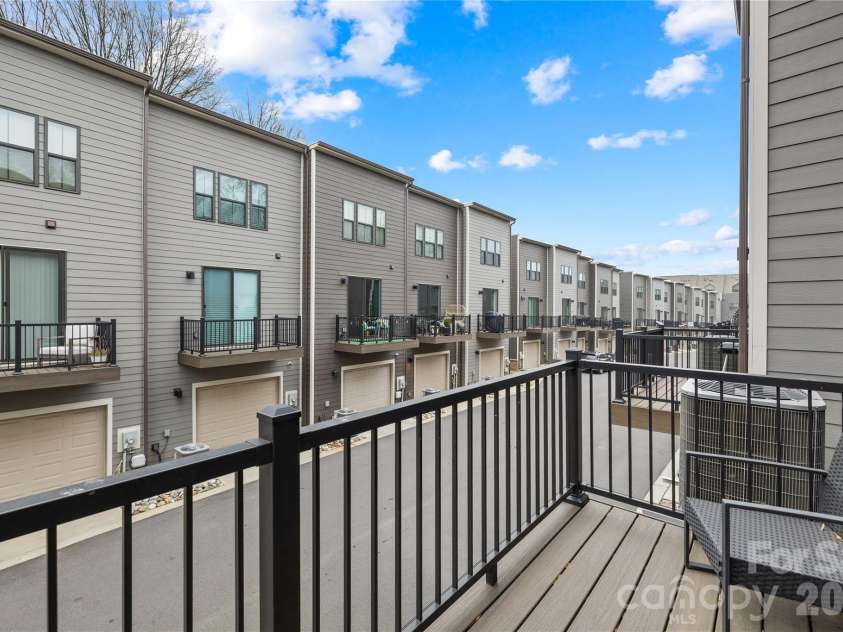 563 Nantahala Drive, Charlotte, NC 28211.  MLS# CAR4337301, YatesRealty ID 17492. 