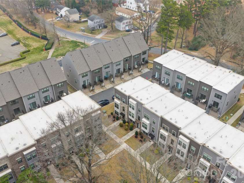 563 Nantahala Drive, Charlotte, NC 28211.  MLS# CAR4337301, YatesRealty ID 17492. 