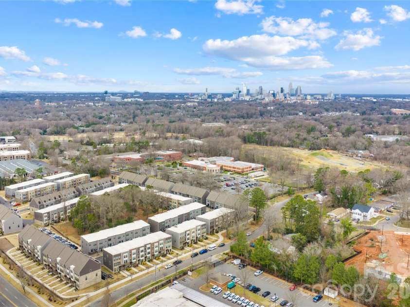 563 Nantahala Drive, Charlotte, NC 28211.  MLS# CAR4337301, YatesRealty ID 17492. 