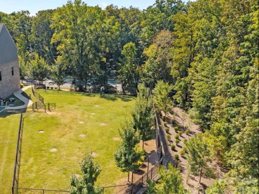563 Nantahala Drive, Charlotte, NC 28211.  MLS# CAR4337301, YatesRealty ID 17492. Dog Park - over view