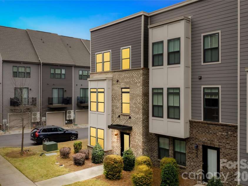 563 Nantahala Drive, Charlotte, NC 28211.  MLS# CAR4337301, YatesRealty ID 17492. See you Soon!