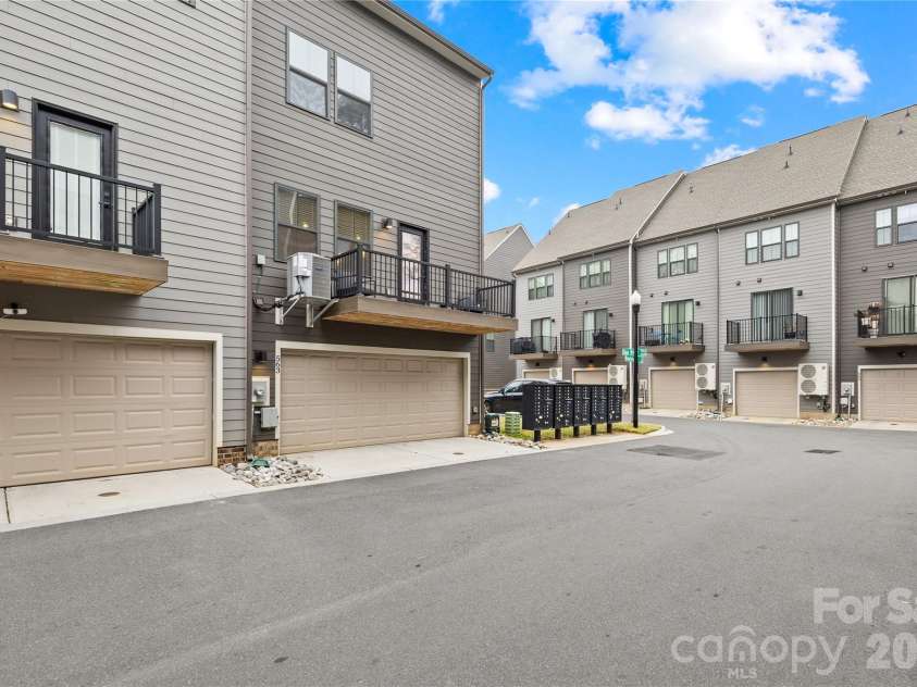 563 Nantahala Drive, Charlotte, NC 28211.  MLS# CAR4421932, YatesRealty ID 17492. 