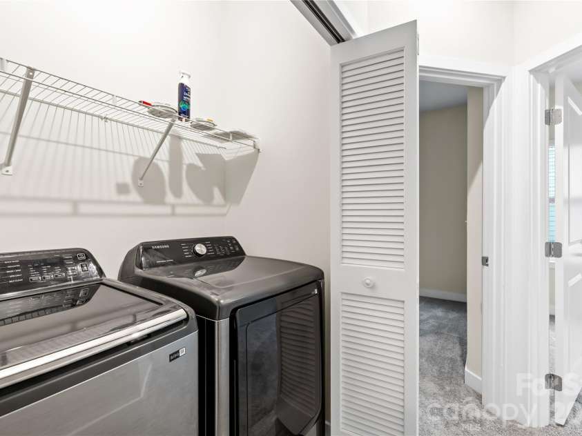 563 Nantahala Drive, Charlotte, NC 28211.  MLS# CAR4421932, YatesRealty ID 17492. Laundry