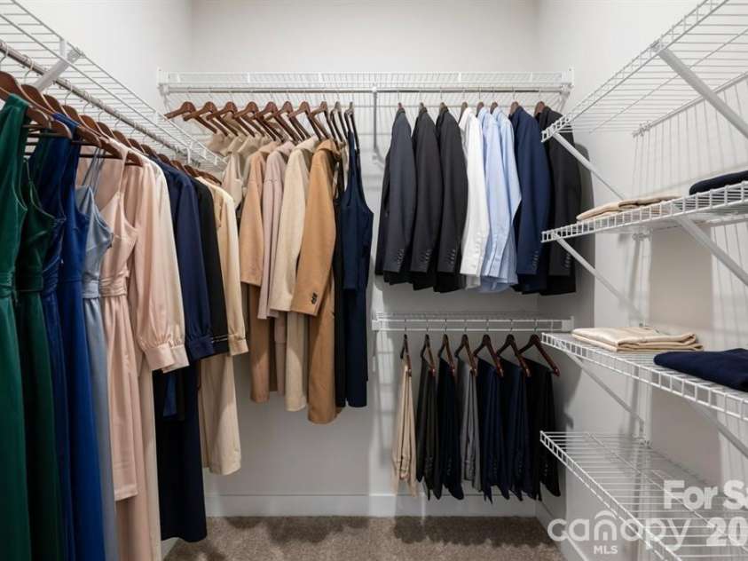 563 Nantahala Drive, Charlotte, NC 28211.  MLS# CAR4421932, YatesRealty ID 17492. Primary closet