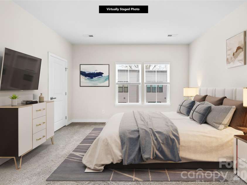 563 Nantahala Drive, Charlotte, NC 28211.  MLS# CAR4421932, YatesRealty ID 17492. Primary Suite!!!