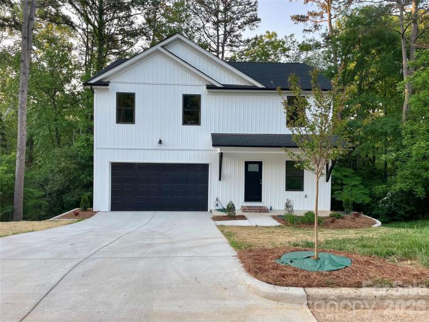 111 Marshdale Avenue, Concord, NC 28025.  MLS# CAR4344379, YatesRealty ID 17493. 