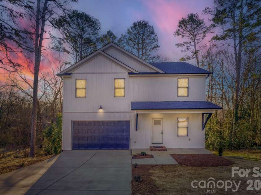 111 Marshdale Avenue, Concord, NC 28025.  MLS# CAR4344379, YatesRealty ID 17493. Exterior Front