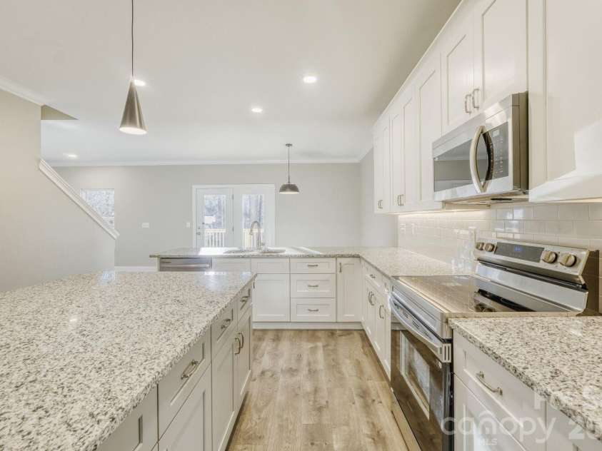 111 Marshdale Avenue, Concord, NC 28025.  MLS# CAR4344379, YatesRealty ID 17493. Kitchen o4