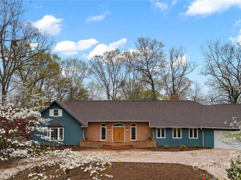 1476 New Market Road, Tryon, NC 28782.  MLS# CAR4244109, YatesRealty ID 17493. 