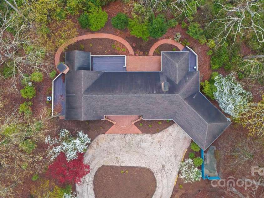 1476 New Market Road, Tryon, NC 28782.  MLS# CAR4244109, YatesRealty ID 17493. 