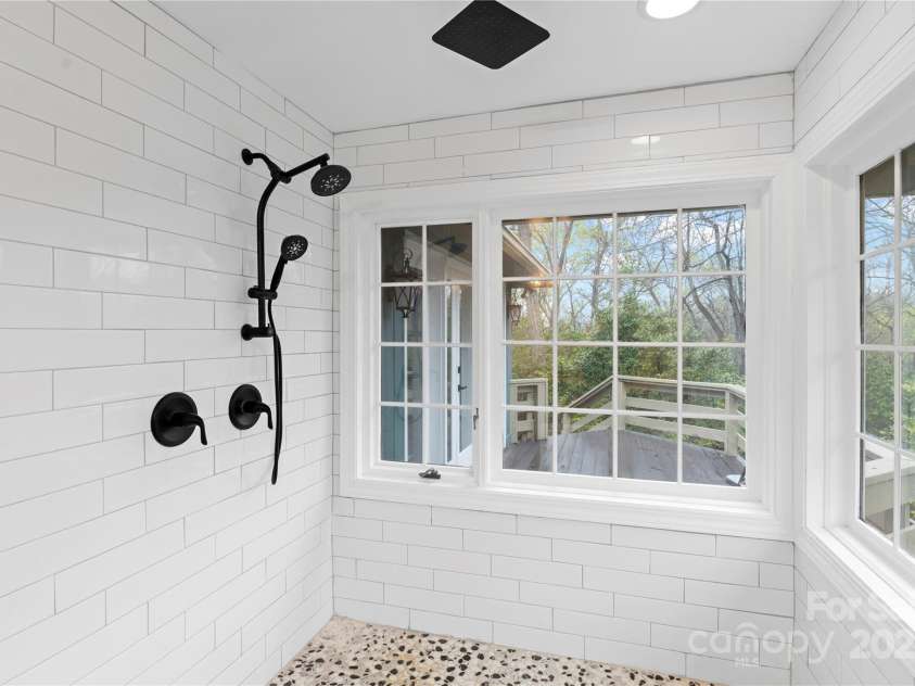 1476 New Market Road, Tryon, NC 28782.  MLS# CAR4244109, YatesRealty ID 17493. 