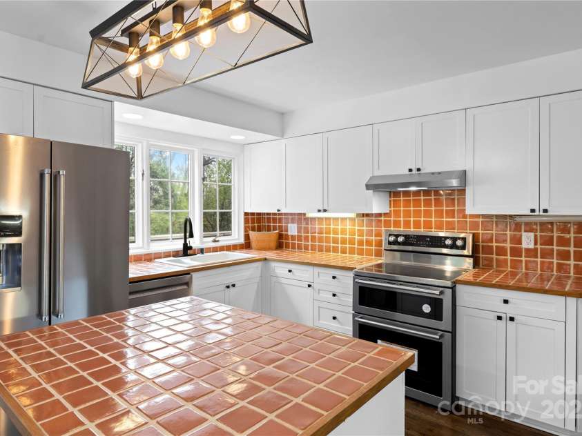 1476 New Market Road, Tryon, NC 28782.  MLS# CAR4244109, YatesRealty ID 17493. 