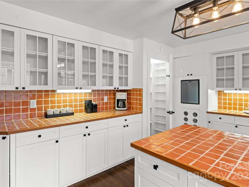 1476 New Market Road, Tryon, NC 28782.  MLS# CAR4244109, YatesRealty ID 17493. 