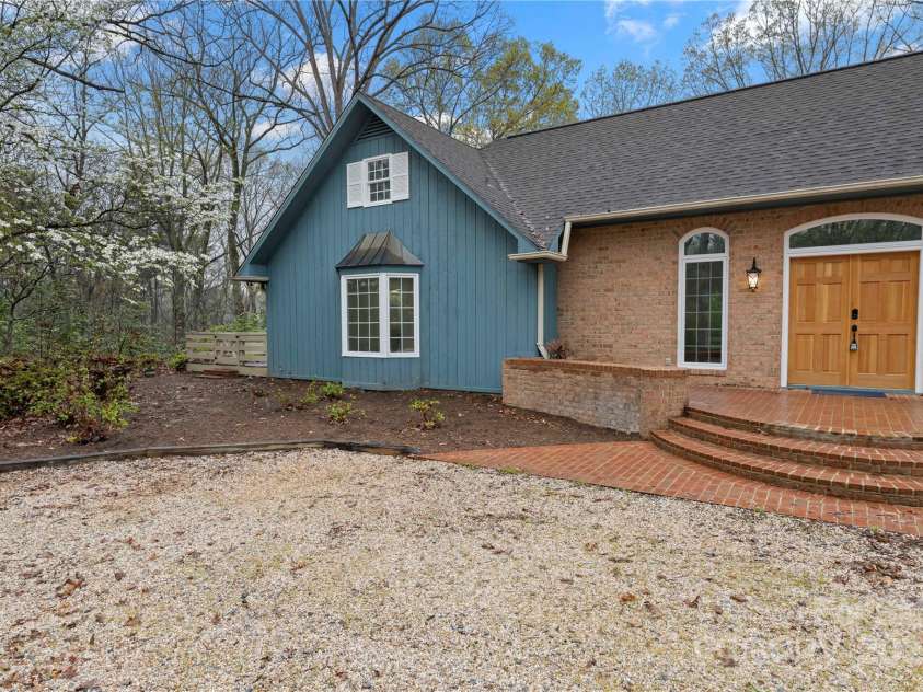 1476 New Market Road, Tryon, NC 28782.  MLS# CAR4244109, YatesRealty ID 17493. 