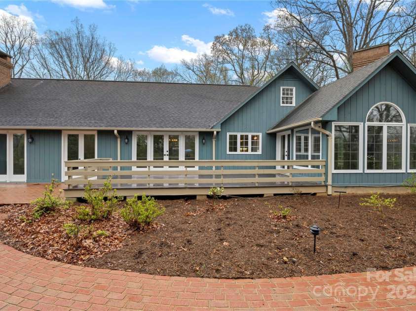 1476 New Market Road, Tryon, NC 28782.  MLS# CAR4244109, YatesRealty ID 17493. 