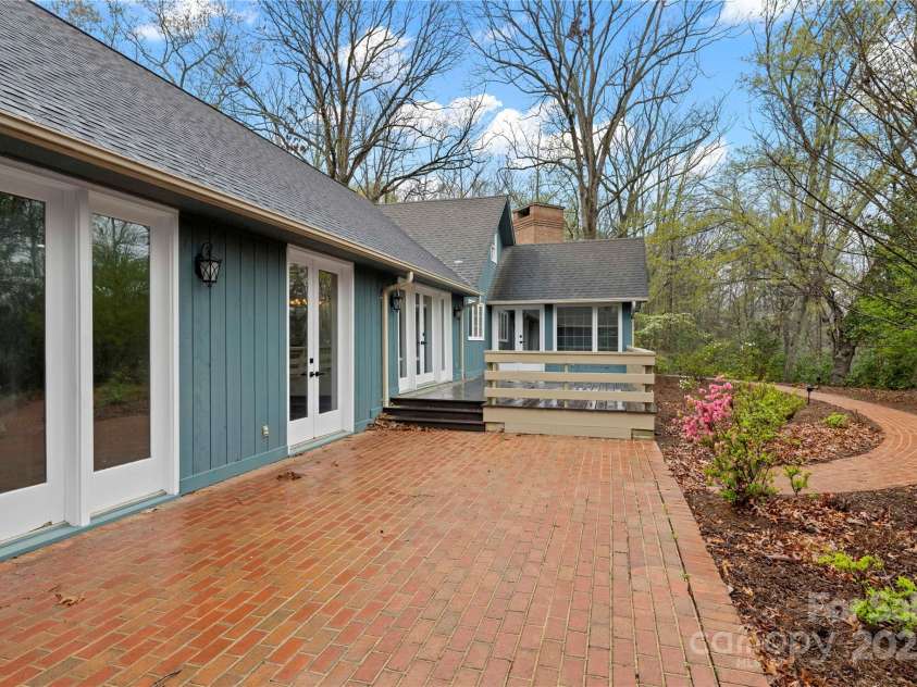 1476 New Market Road, Tryon, NC 28782.  MLS# CAR4244109, YatesRealty ID 17493. 