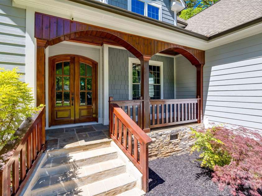 7435 Hammond Drive, Charlotte, NC 28215.  MLS# CAR4260510, YatesRealty ID 17494. 