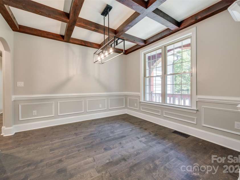 7435 Hammond Drive, Charlotte, NC 28215.  MLS# CAR4260510, YatesRealty ID 17494. 