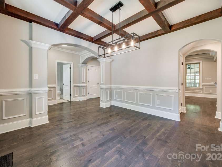 7435 Hammond Drive, Charlotte, NC 28215.  MLS# CAR4260510, YatesRealty ID 17494. 