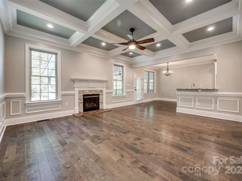 7435 Hammond Drive, Charlotte, NC 28215.  MLS# CAR4260510, YatesRealty ID 17494. 